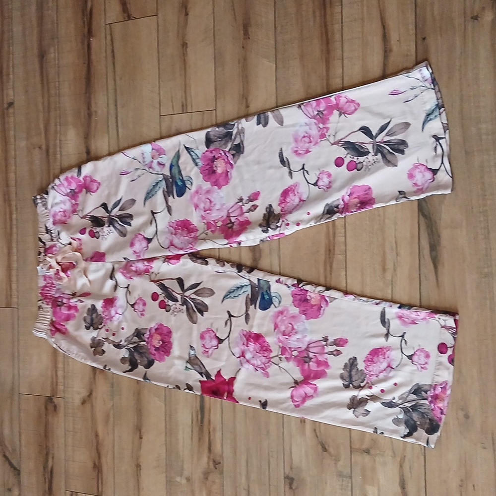 Victoria's Secret Pink Roses Satin Lounge Pajama Pants With Pockets. Size XS - Picture 11 of 17